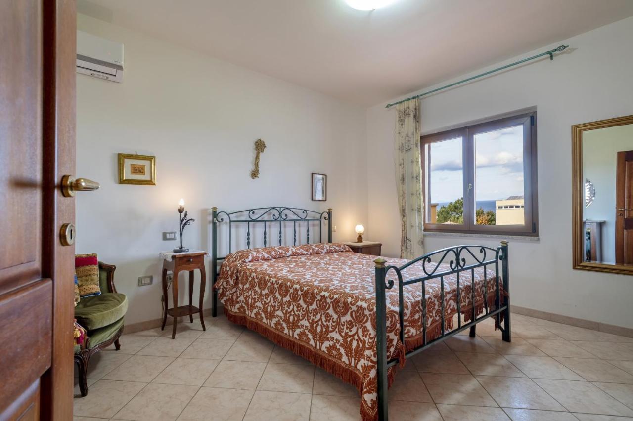 Villa Pitti Кастельсардо Экстерьер фото